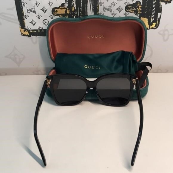 Stylish Black Sunglasses GG0459SA 001 - Picture 8 of 11